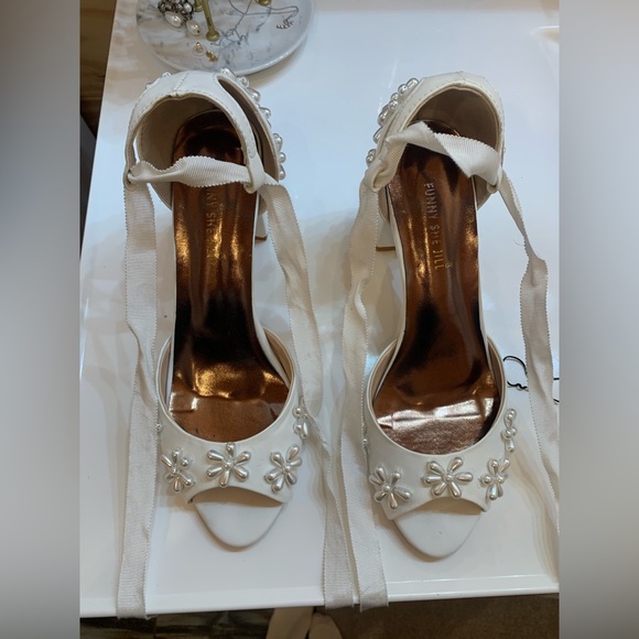 Bridal shoes - Picture 1 of 5